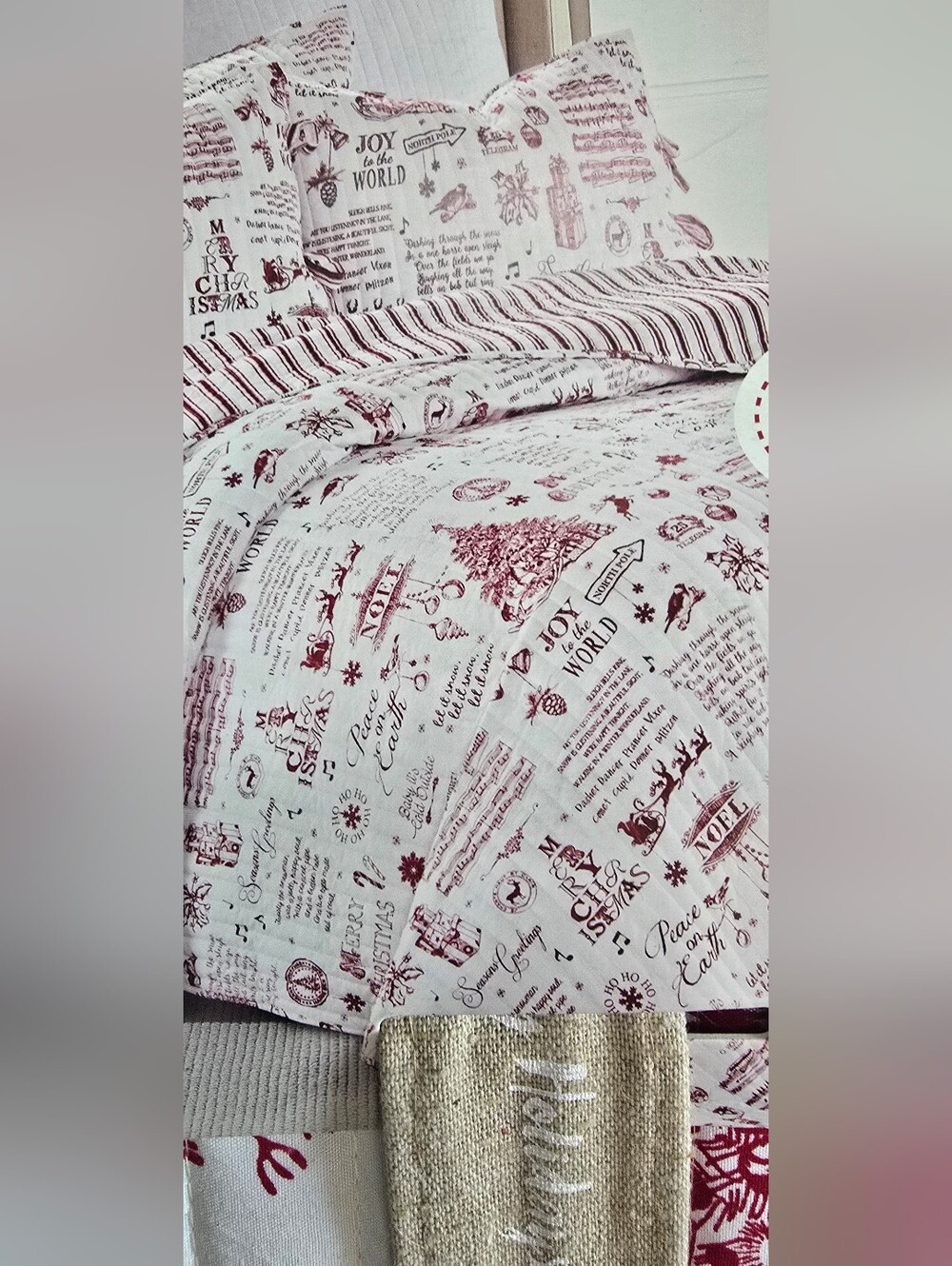 Full/Queen Christmas Quilt Set - Picture 2 of 6